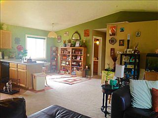 3rd image of 1010 Lynn Ln