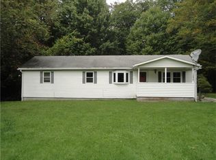 1299 Barkeyville Rd, Grove City, PA 16127