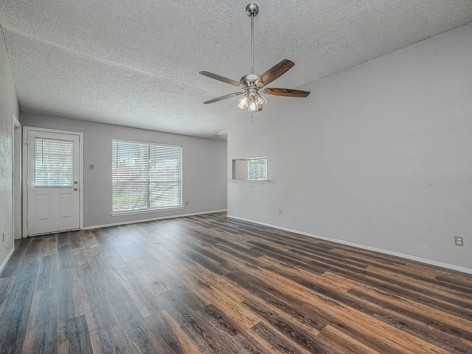 5210 Russelville Rd Houston TX 77048 — Photo 4