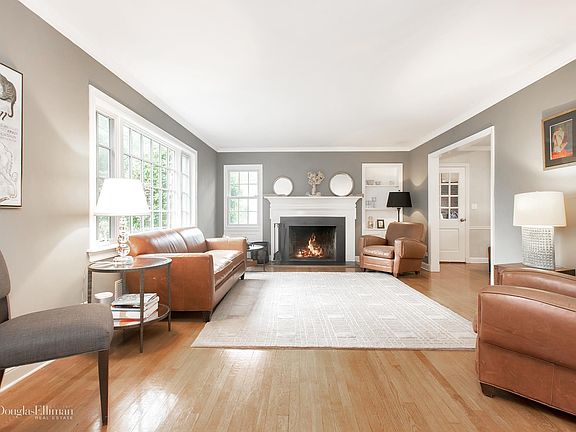 3rd image of 186 Hartsdale Ave