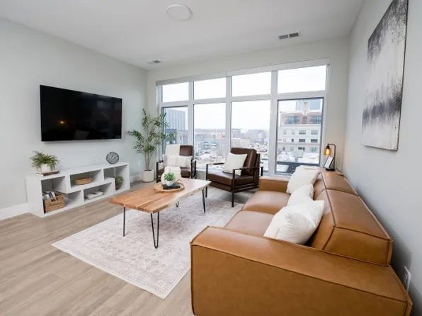 60 E Green St #503, Champaign, IL 61820