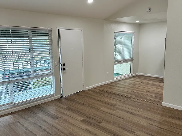1817 E Grand Ave #72 — Photo 6
