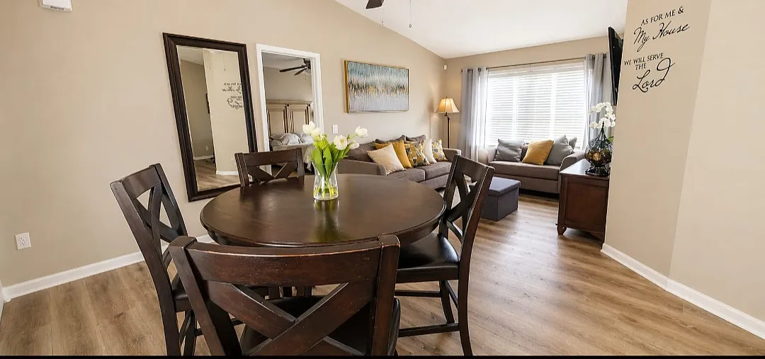 4 bed, 1493 sqft, $2,600 — Photo 3