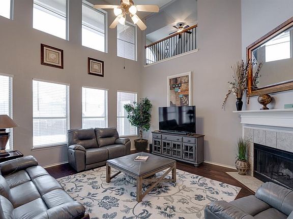 5th image of 706 Creekstone Ct