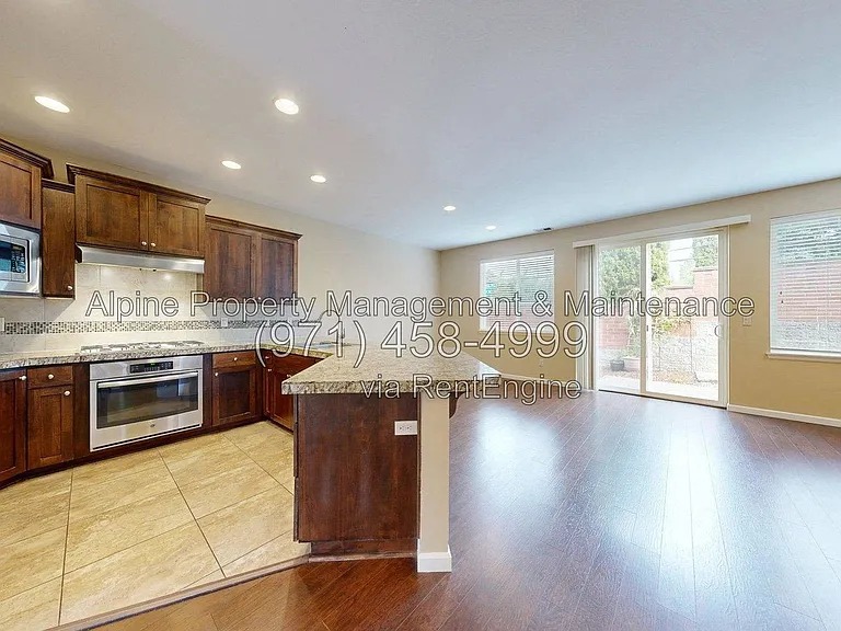 9495 NW Ember Ln — Photo 4