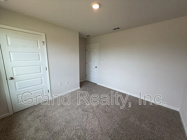 9330 Tara Cir — Photo 19