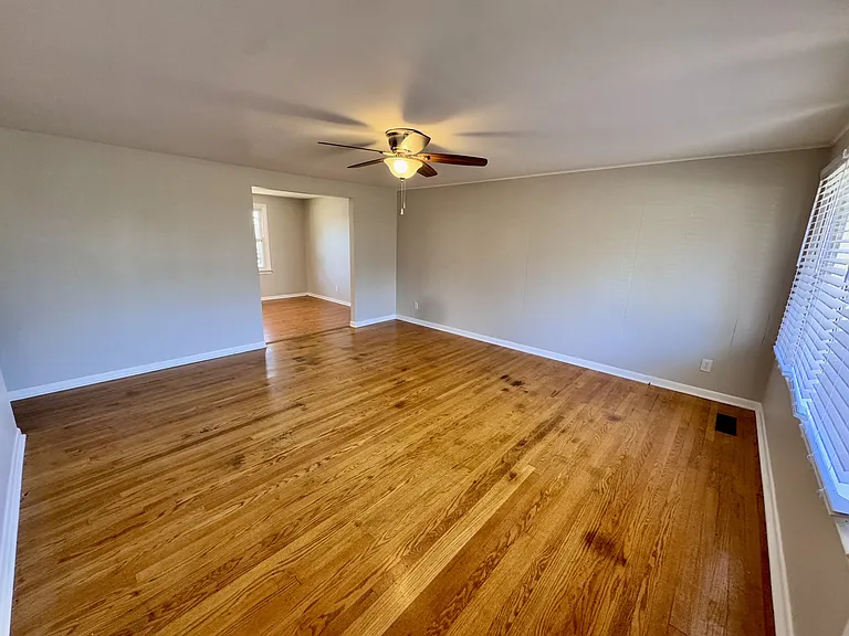 207 Beecher St — Photo 4
