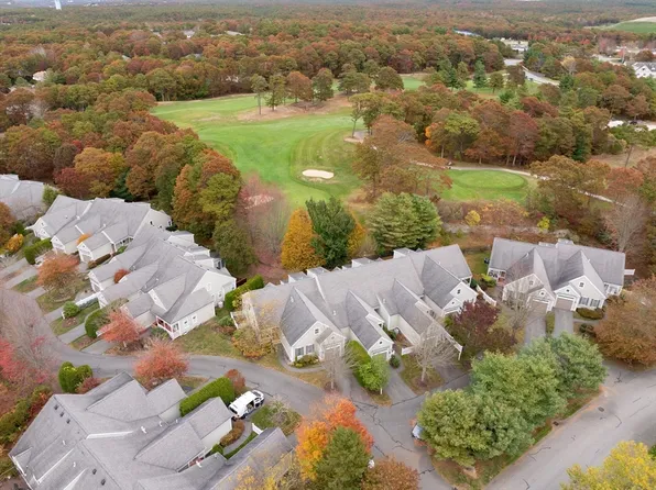 10 Hollyhock Knoll Ct #10, Buzzards Bay, MA 02532