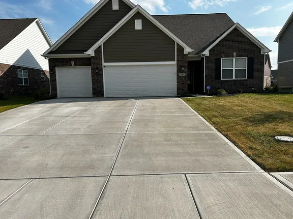 4847 W Williamsburg Pass, New Palestine, IN 46163