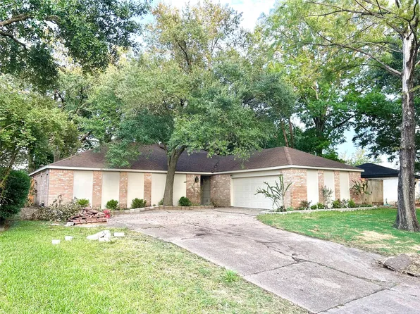 963 Coachlight Dr, Houston, TX 77077