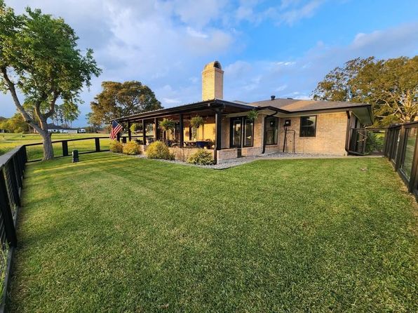 292 Echo Ln, Livingston, TX 77351