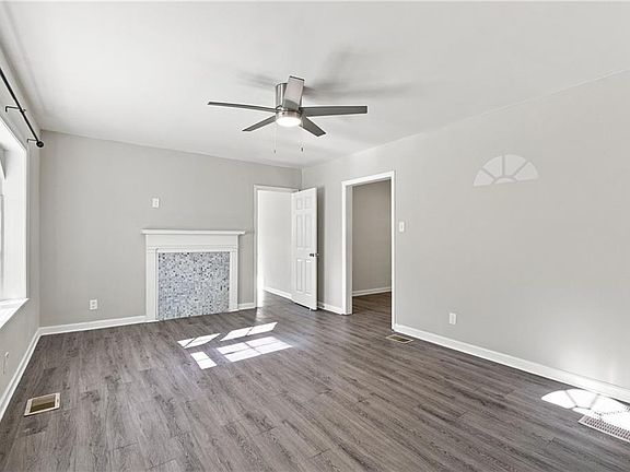3rd image of 1357 Lorenzo Dr SW
