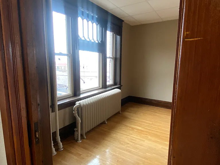218 N 1st Ave W #7 — Photo 23