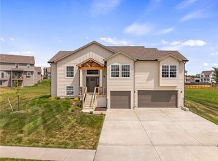 6002 NE 118th Ter, Kansas City, MO 64156