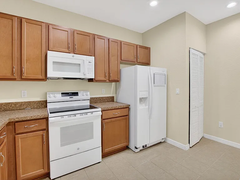 340 Lake Monterey Cir — Photo 23