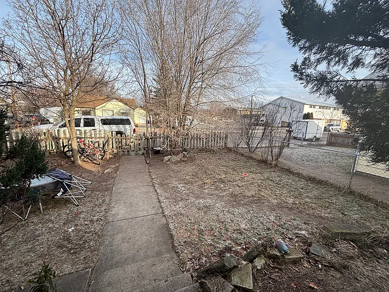 1631 S 7th St W — Photo 8