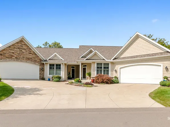 16240 Woodvale Blvd, Spring Lake, MI 49456