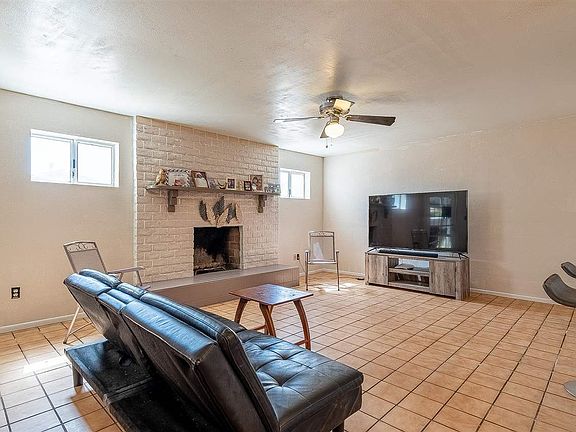 5th image of 2027 S Magnolia Ave