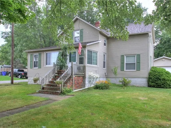 822 Mill Rd, Ravenna, OH 44266