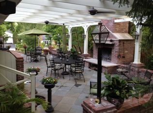 19 Conway Ln, Saint Louis, MO