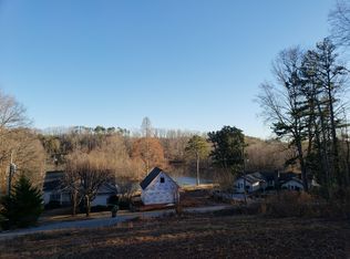 39 Harbor Dr, Greenville, SC 29611
