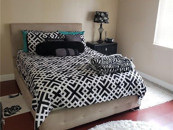 4th image of 2223 Valentine Ct