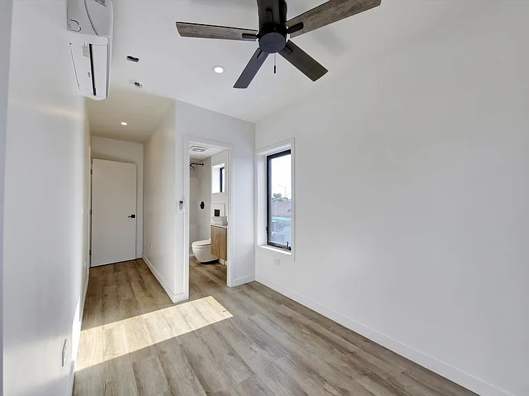3064 Imperial Ave — Photo 9