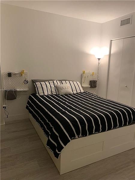 1st image of 121 NE 34th St #1511