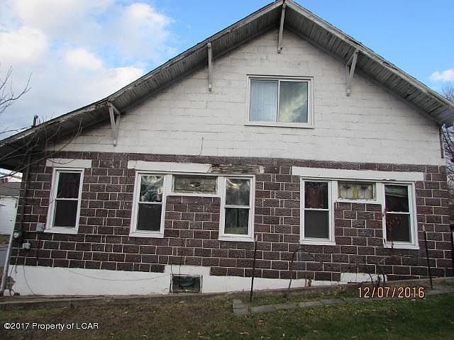 2nd image of 174 Vine St