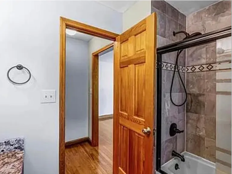 6101 Hampton Meadows Ln — Photo 23