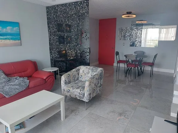 3 Avenida Laguna #4F, Carolina, PR 00979