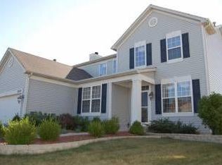 2525 Red Hawk Ridge Dr, Aurora, IL 60503