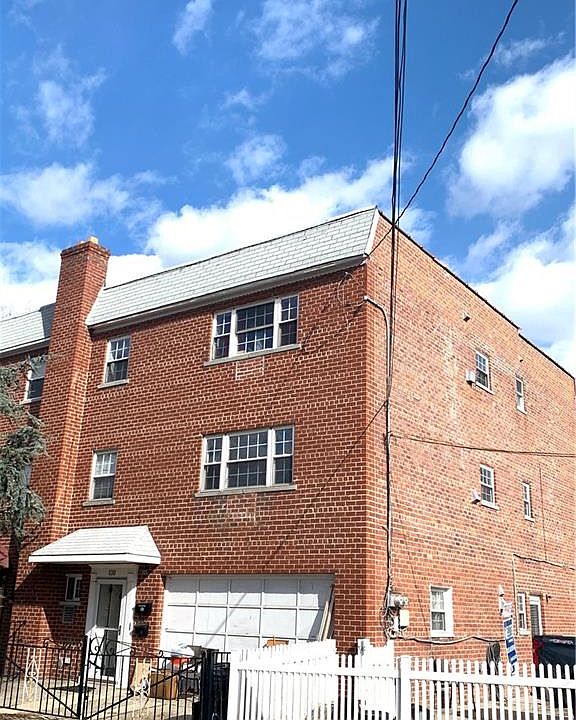 1st image of 110 Pennyfield Ave