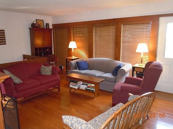 3rd image of 1169 Portland Dr