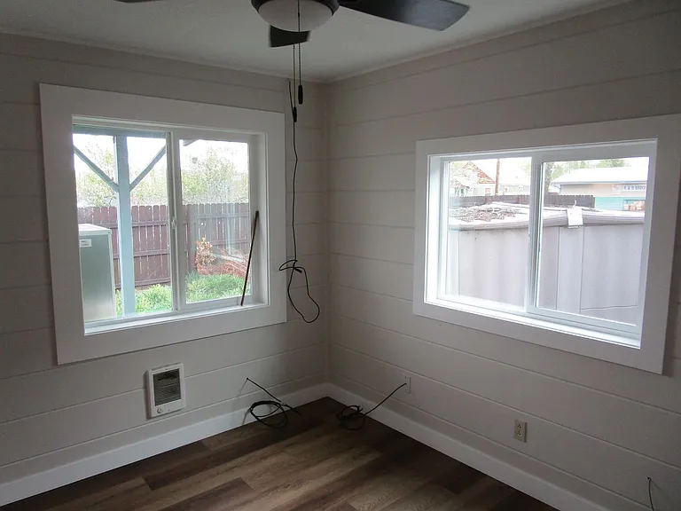 921 SE Combs Flat Rd — Photo 3