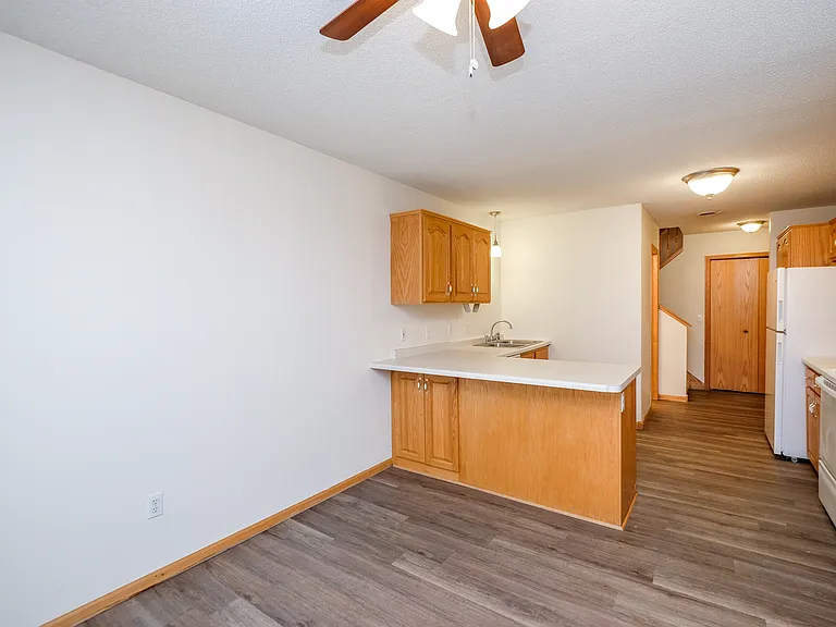 Oak Pointe Townhomes — Photo 6