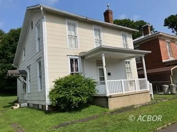 349 N 3rd Ave, Middleport, OH 45760