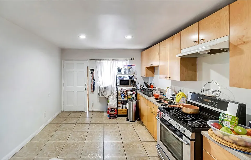 6735 Elmer Ave #18