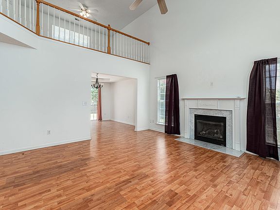 3rd image of 4 Hempstead Pl