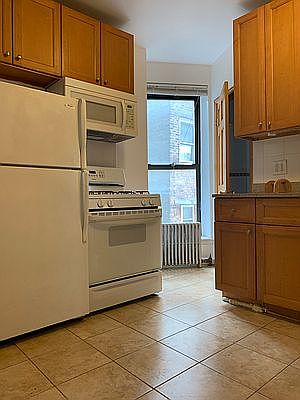 5th image of 80 Mulberry St APT 19