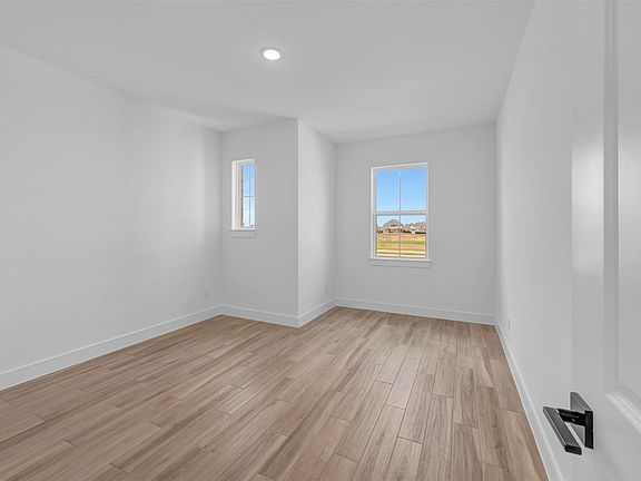 3rd image of 5411 Kingdom Heights Blvd