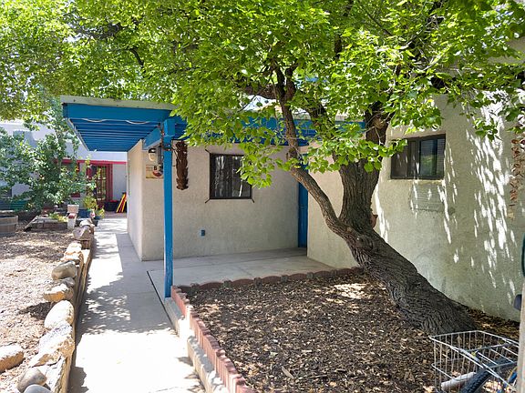 2nd image of 311 Girard Blvd SE #B