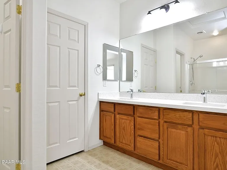 1079 N Hobble Strap St — Photo 15