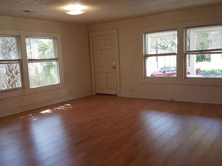 1309 W Lemon St #A — Photo 5