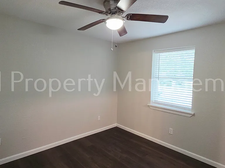 314 16th St W — Photo 11