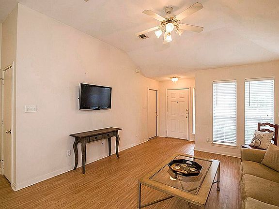 4th image of 2409 Antelope Ln