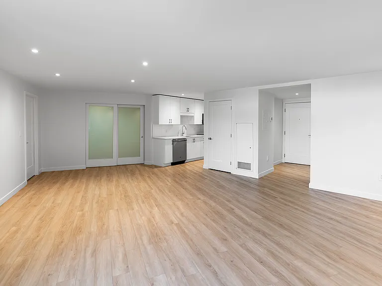 1511 Queen St — Photo 13