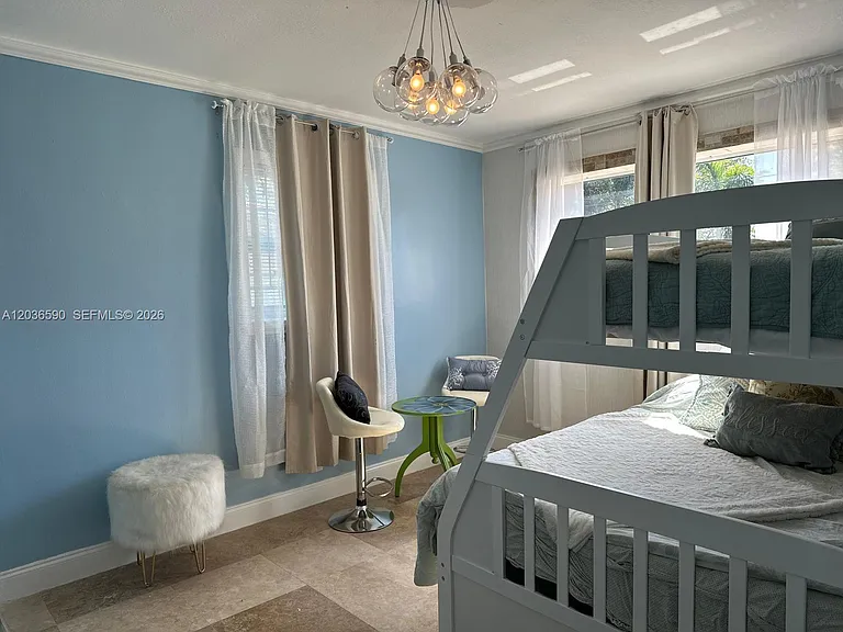 707 SW 3rd Ave — Photo 8