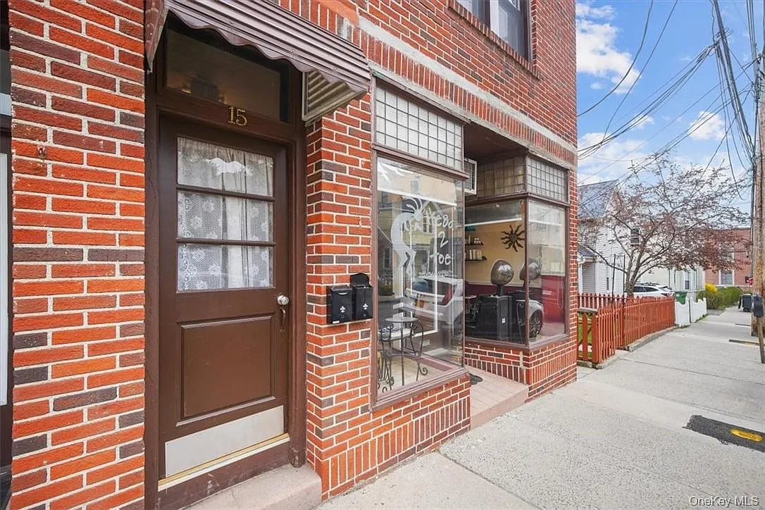 2 bed, 1.0 bath, 800 sqft, $2,900 — Photo 2