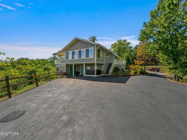 885 Lloyd Huskey Rd, Pigeon Forge, TN 37863